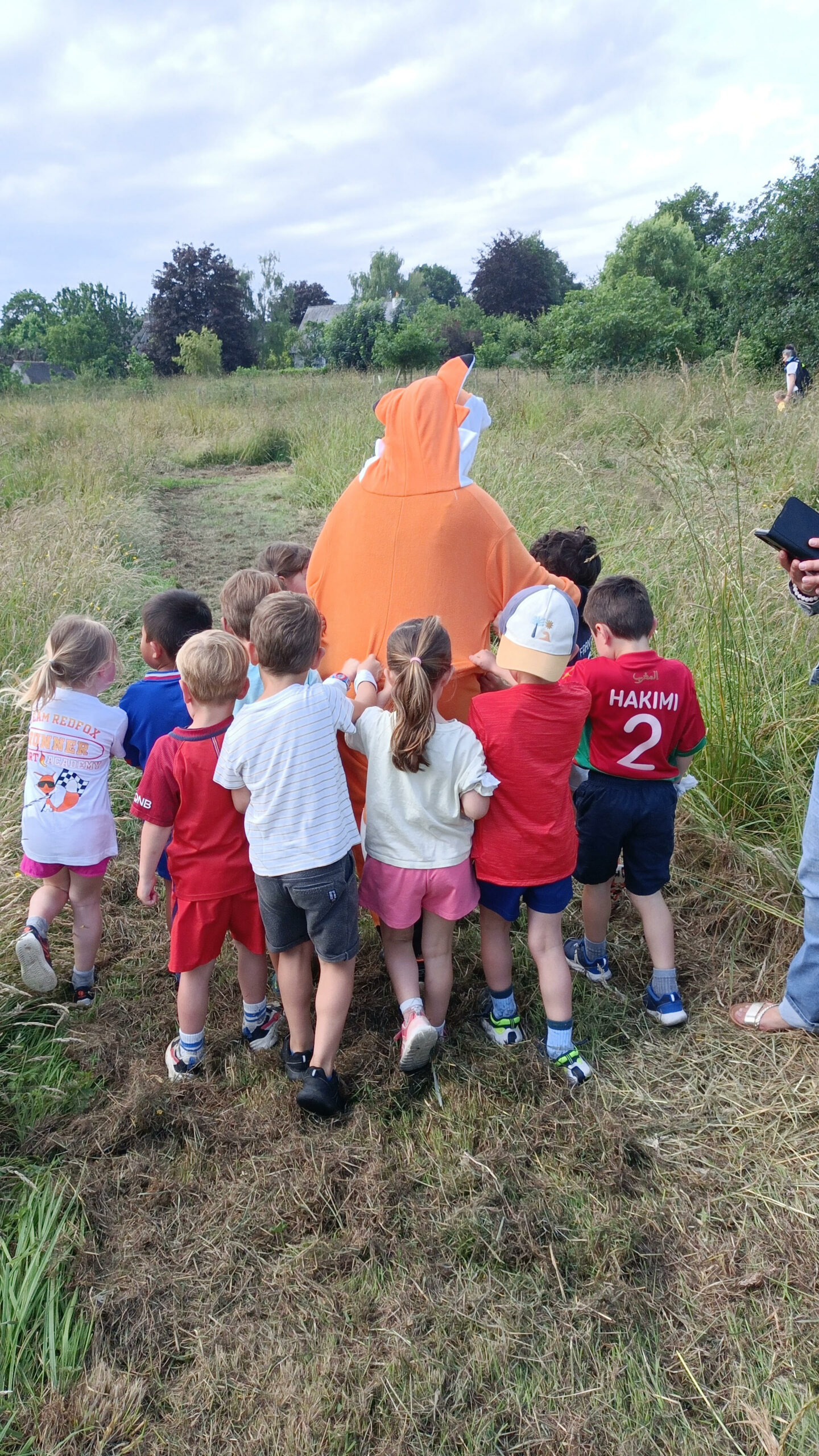 Les enfants ont attrapés le renard