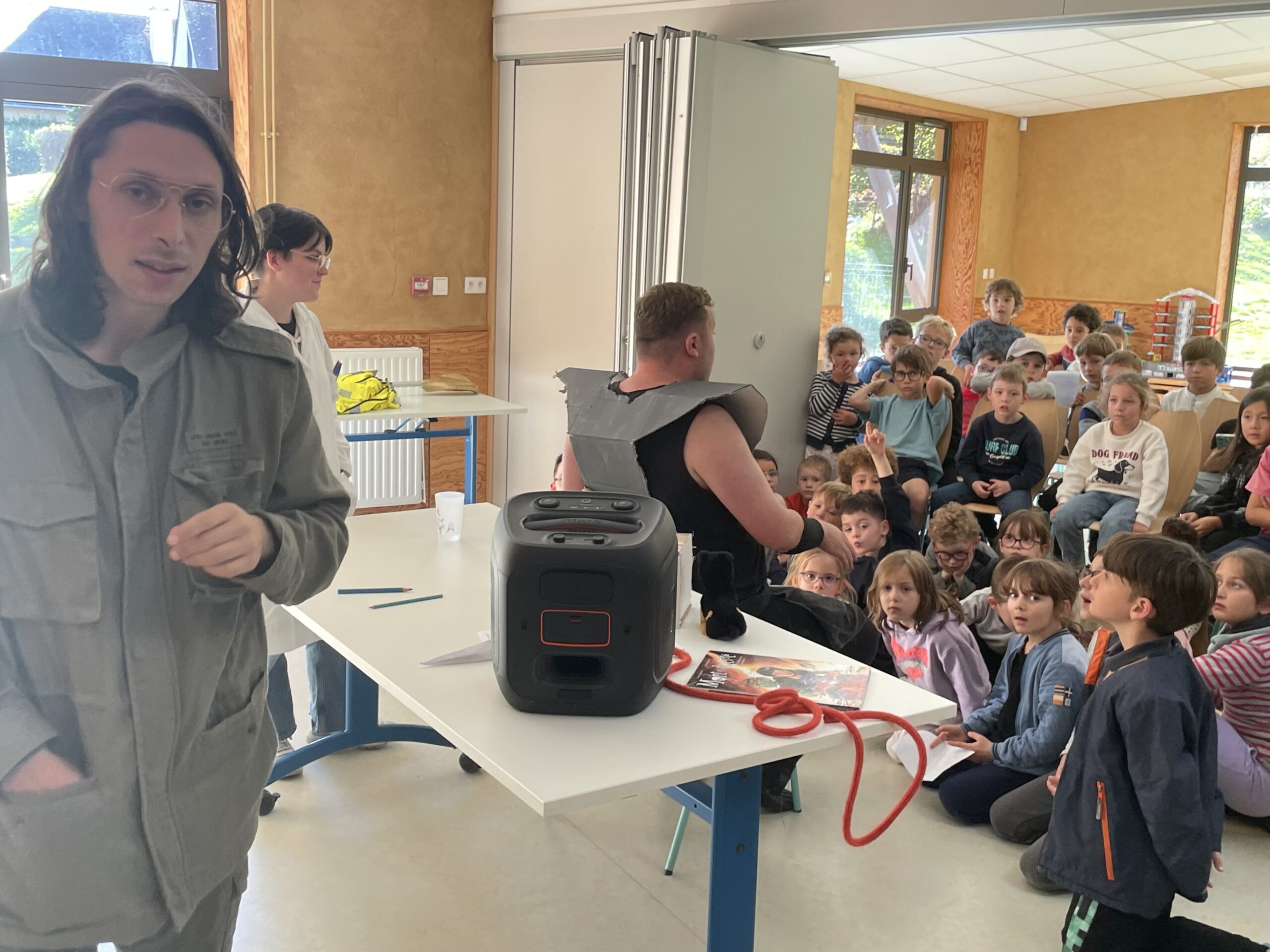 Teal-C est passé sous interrogatoire!